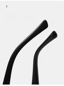 Close-up of curved TR90 glasses legs showing ergonomic design for comfortable wear
