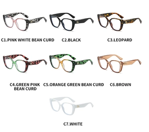 Vista dettagliata di grandi montature cat-eye in sette colori alla moda con logo laterale