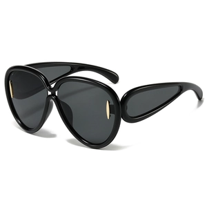 Oversized Sunglasses PC Frame UV400 Protection Fashion Avant-Garde Style Outdoor Versatile Hollow Out Temple Design