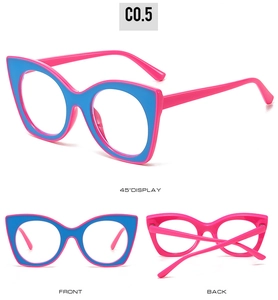 Lunettes œil de chat bleu et rose avec vues de face, de dos et sous un angle de 45 degrés