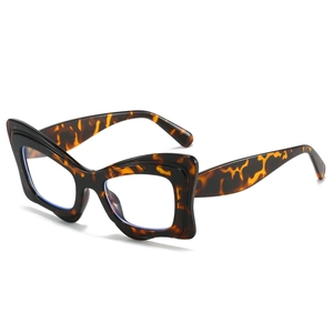 Oversized butterfly cat eye blue light glasses in stylish tortoiseshell pattern frames