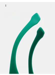Dettaglio delle aste degli occhiali ergonomiche verde smeraldo per una vestibilità comoda