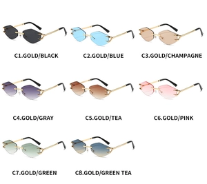 Vue détaillée de huit lunettes de soleil sans monture en diamant avec cadres en métal doré