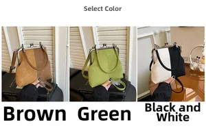 Trois sacs rétro à fermoir baiser en marron, vert et noir et blanc avec boucles en métal