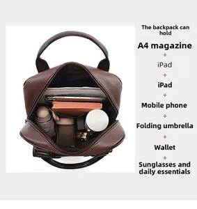 Intérieur spacieux du sac à dos en similicuir marron avec rangement pour tablette