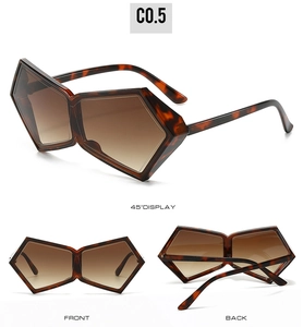 Vue multi-angle détaillée de lunettes de soleil géométriques oversize en écaille de tortue