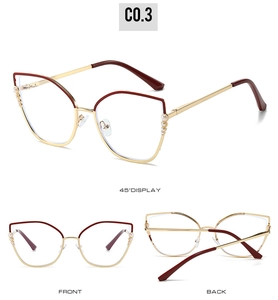 Détails d'une monture de lunettes œil-de-chat, vues à 45 degrés, avant et arrière