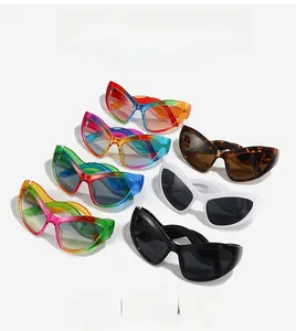 Collection de lunettes de soleil papillon surdimensionnées aux tons arc-en-ciel variés