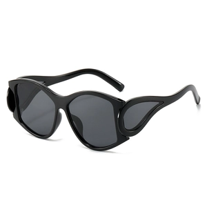 Trendige Ovale Sonnenbrille Geflügelter Rahmen Flammenform UV400 Schutz PC Linse Punk Hip Hop Streetwear Brillen Für Damen Herren