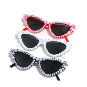 Lot de lunettes de soleil œil de chat rouge, blanc et noir avec perles décoratives
