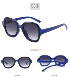 Trois vues de lunettes de soleil aviateur Y2K avec monture bicolore bleu et noir