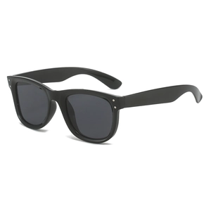 Fashion Square Sunglasses PC Frame UV400 Protection Retro Wellington Style With Metal Rivets For Women And Men