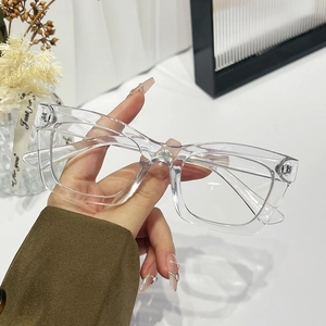 Occhiali anti-luce blu con montatura quadrata trasparente chic e cerniere in metallo