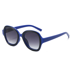Lunettes de soleil aviateur Y2K avec monture bleue et noire et verres dégradés gris