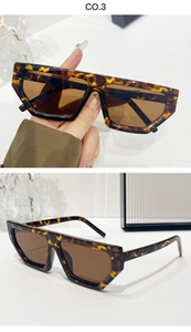 Detail shot of tortoiseshell sunglasses featuring temple size parameters and flat top design