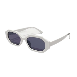 Lunettes de soleil hexagonales blanches modernes avec verres gris foncé au style minimaliste