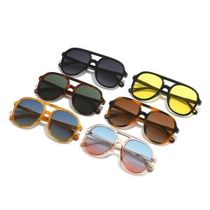Classic polarized aviator sunglasses for men and women in various frames and colors