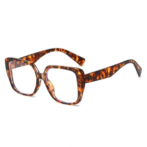 Lunettes de soleil œil-de-chat carrées et surdimensionnées en écaille de tortue