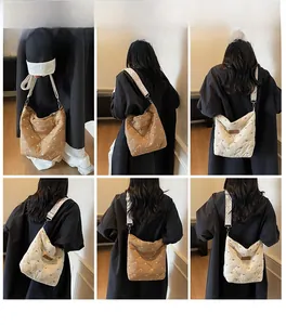 Détail du sac à bandoulière matelassé avec sangle jacquard ethnique et décor de nœuds