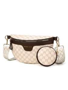 Détail du sac de poitrine crème avec motif monogramme et petit porte-monnaie rond