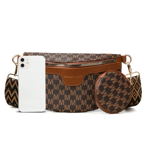 Sac de poitrine marron avec monogramme et mini porte-monnaie rond amovible chic