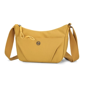 Sac bandoulière en nylon jaune vif en forme de croissant avec logo métallique