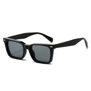 Vintage Square Sunglasses UV400 Protection PC Frame Fashion Eyewear For Men And Women Outdoor Driving Travel Stylish