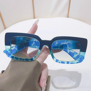 Lunettes de soleil carrées à monture bicolore motif bleu et verres bleu clair tendance