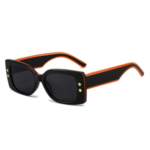 Square Sunglasses With Star Rivets PC Frame UV400 Protection Fashion Retro Rectangle Eyewear For Women And Men