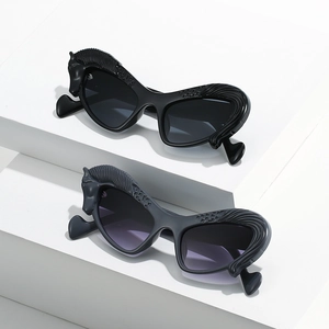 Unique horse-shaped cat eye sunglasses in black and purple gradient stylish colors
