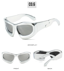 Trois vues de lunettes de soleil Y2K argentées avec monture métallique futuriste et verres gris
