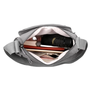 Sac bandoulière gris en nylon avec grand compartiment pour tablette et accessoires