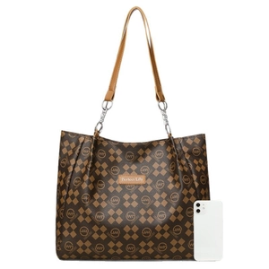 Grand sac cabas marron à carreaux avec poignées et détails de chaîne argentée avec téléphone