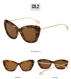 Display a tre viste di occhiali da sole cat-eye tartarugati con stanghette in metallo