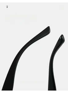 Detail of curved ergonomic temple arms for square oversized sunglasses for comfortable wear