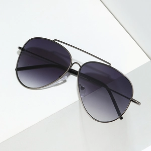 Classic aviator sunglasses with stainless steel frame and purple gradient lenses