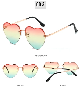 Vues détaillées multi-angles de lunettes de soleil coeur avec verres dégradés et monture or