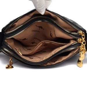 Borsa a tracolla in pelle trapuntata con scomparti multipli con zip e dettagli dorati