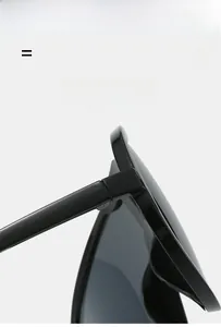 Makroaufnahme der Metallscharniere und leichten Kunststoffbügel an der Übergroßen Sonnenbrille