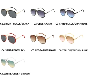 Présentation matricielle de lunettes aviateur en sept coloris et verres dégradés