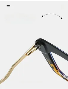 Durable gold-toned metal hinge detail on leopard print cat-eye blue light glasses