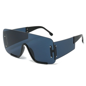 Oversized Shield Sunglasses PC Lens UV400 Protection Rivet Decor Punk Street Style Fashion Eyewear Outdoor For Unisex