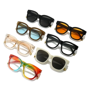 Retro oval sunglasses with thick frames and metal rivets in seven assorted colors