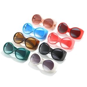 Retro oval oversized sunglasses with thick wavy temples in 8 assorted fashion colors