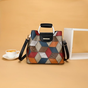 Sac bandoulière rétro à patchwork géométrique avec textures cuir rayées et poignée