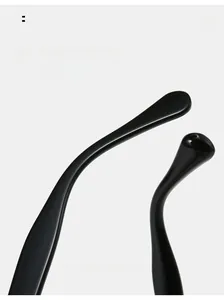 Nahaufnahme ergonomischer PC-Bügel für stilvolle Brillen mit Blaulichtfilter-Schutz