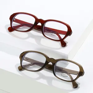Blaulichtfilter-Brille im Retro-Design mit Rahmen in Schildpatt und Olivgrün