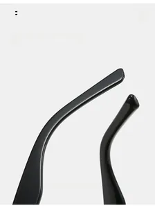 Detail view of the sleek curved mirror legs on these fashion square frame sunglasses