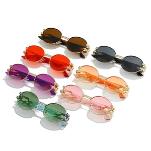 Set de lunettes de soleil rondes rétro en sept couleurs avec montures en métal doré et argent