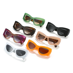 Lunettes de soleil œil de chat à monture épaisse pour femmes en sept coloris